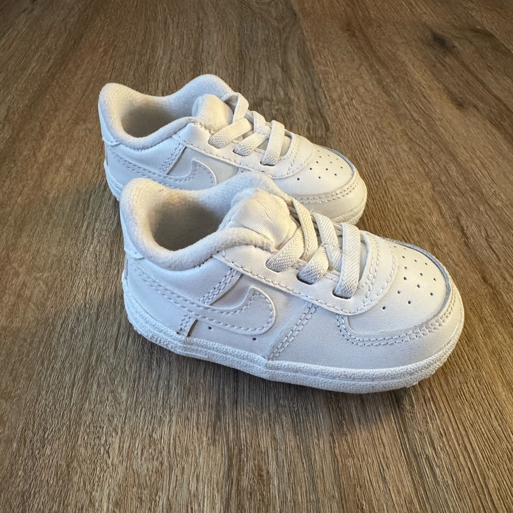 Very lightly worn (worn twice) infant Nike Airforce 1’s